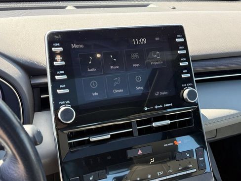Used 2020 Toyota Avalon XLE w/ Moonroof Package FWD image 25