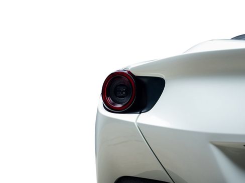 Used 2019 Ferrari Portofino RWD image 14