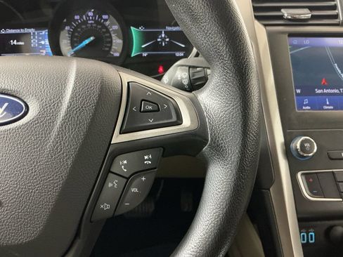 Used 2020 Ford Fusion SE FWD image 14