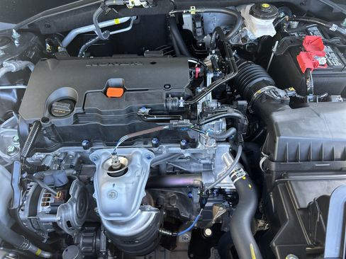 Used 2026 Honda HR-V EX-L image 9