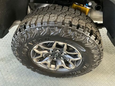 Used 2026 Chevrolet Colorado ZR2 w/ Technology Package image 64