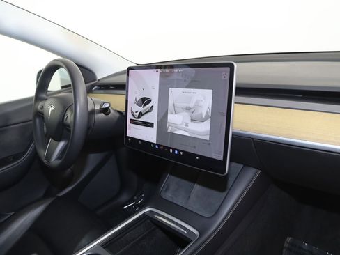 Used 2021 Tesla Model Y Long Range image 42