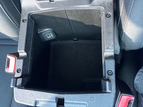 Used 2018 Jeep Wrangler Unlimited Sport S AWD/4WD image 35