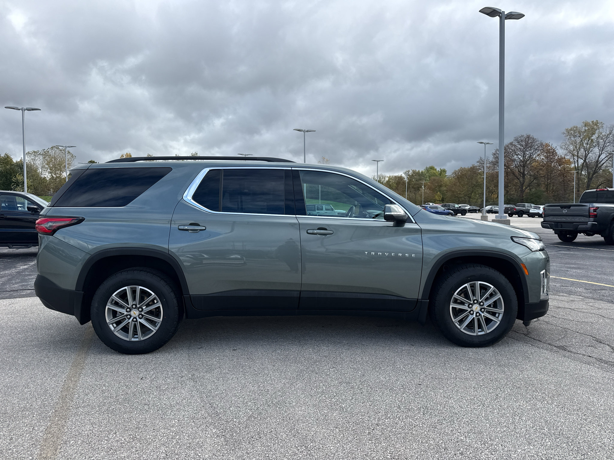 Certified 2023 Chevrolet Traverse LT w/ Rear Camera Mirror Package AWD/4WD image 18