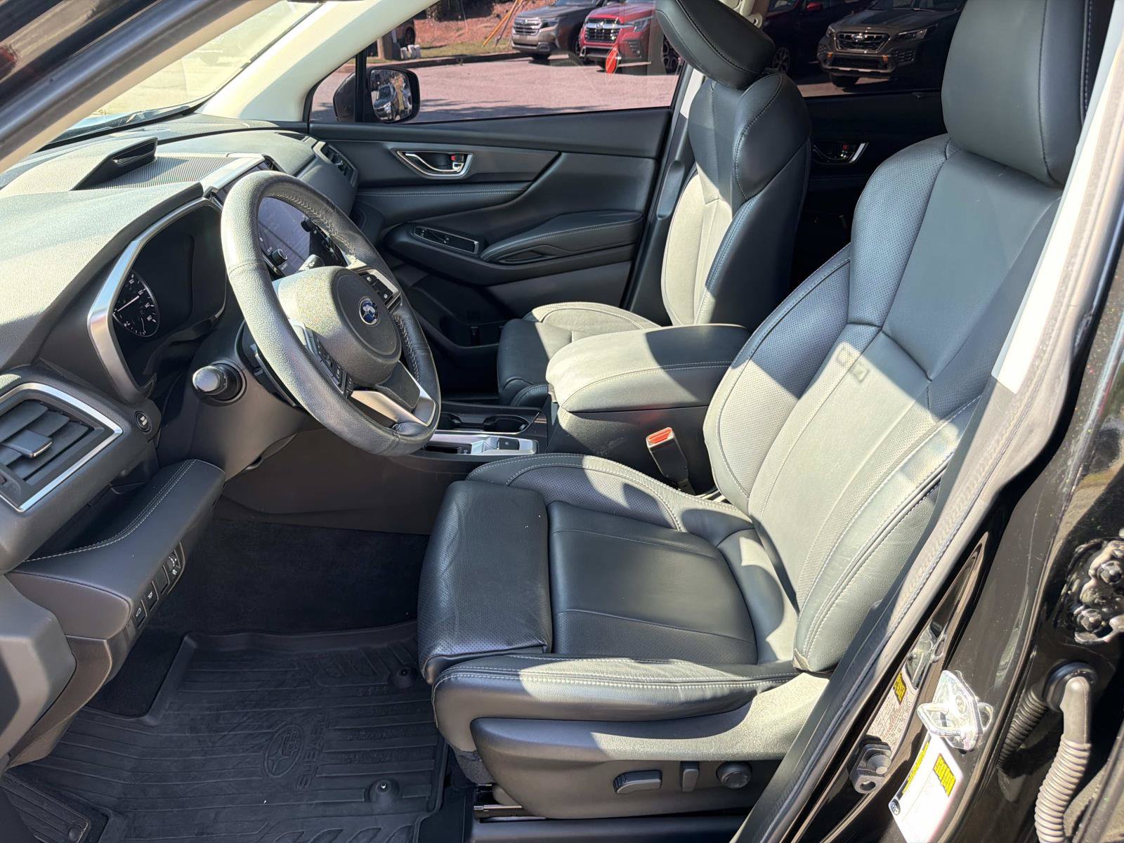Used 2023 Subaru Ascent Limited AWD/4WD image 2