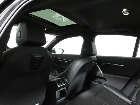 Used 2026 BMW 530i xDrive w/ Premium Package image 33