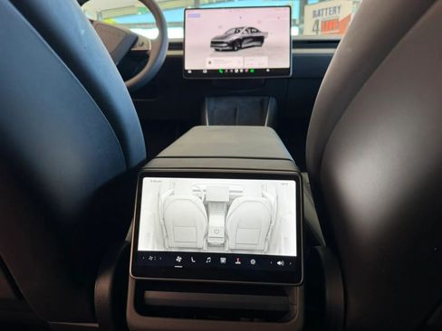 Used 2026 Tesla Model Y AWD image 32