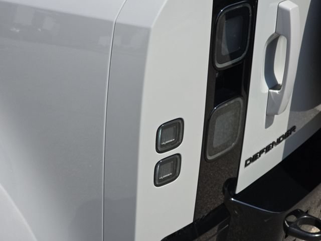 New 2026 Land Rover Defender 110 X-Dynamic SE AWD/4WD image 35