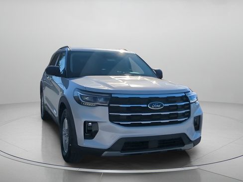 New 2026 Ford Explorer Active w/ Active Comfort Package image 4