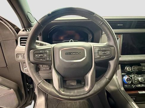 Used 2023 GMC Yukon Denali Ultimate AWD/4WD image 11