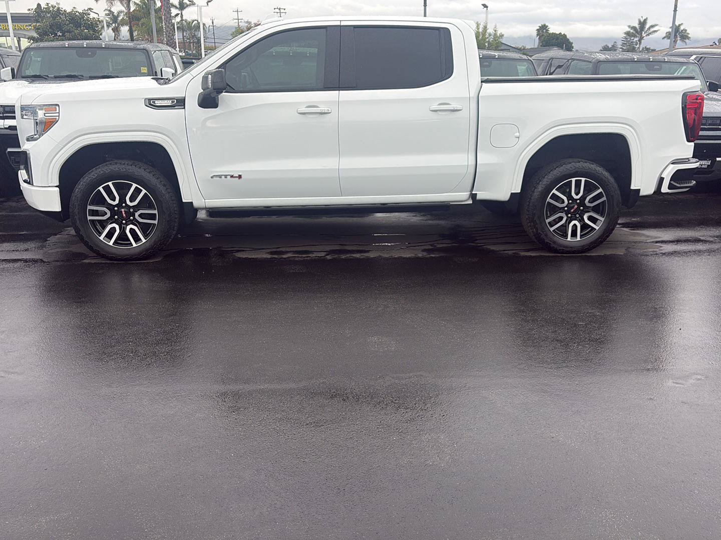 Used 2021 GMC Sierra 1500 AT4 w/ AT4 Premium Package AWD/4WD image 5