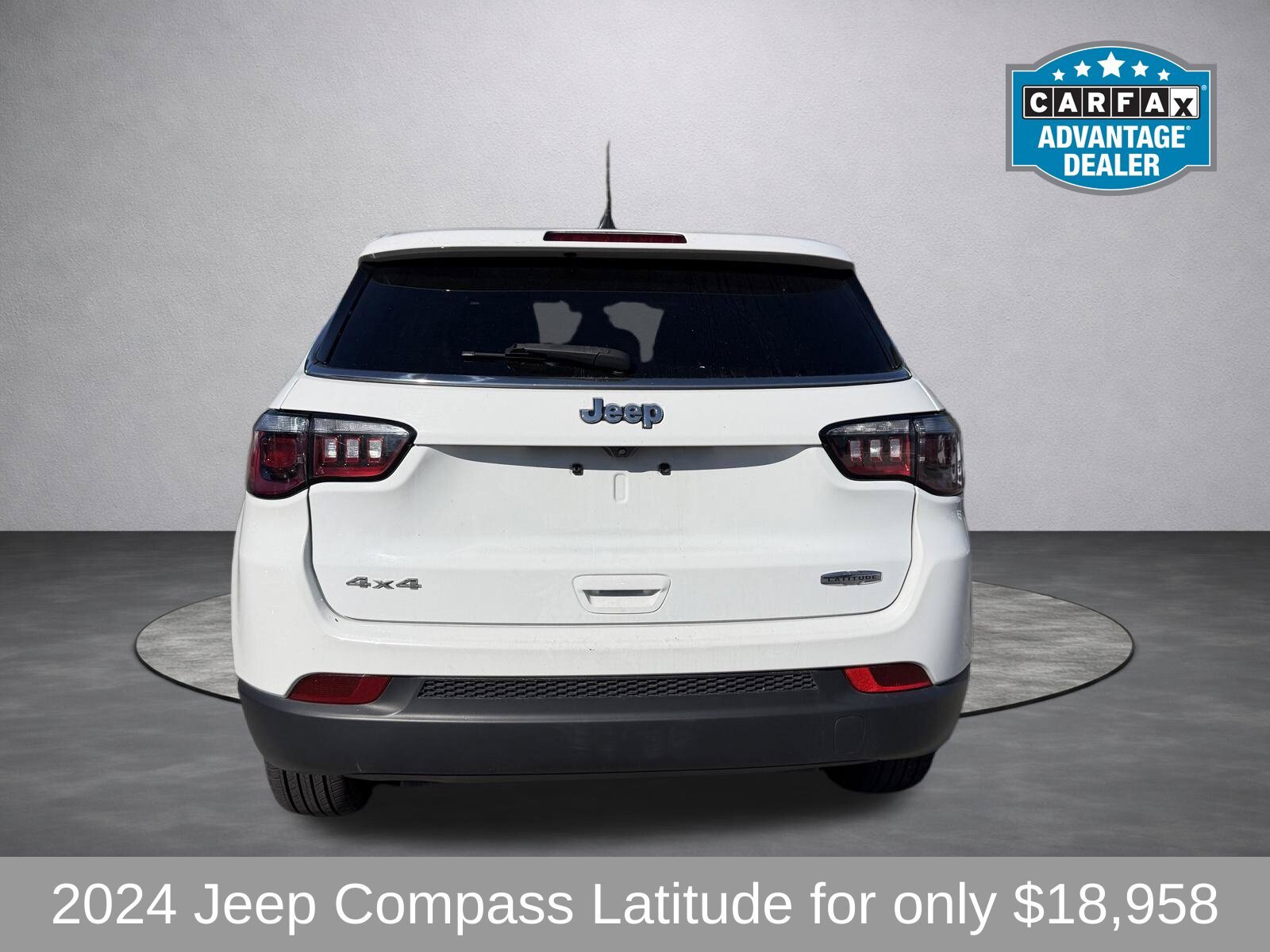 Used 2024 Jeep Compass Latitude AWD/4WD image 4