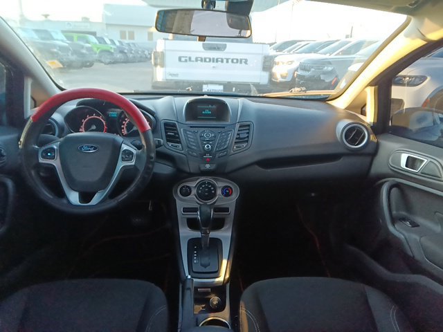 Used 2016 Ford Fiesta SE FWD image 5