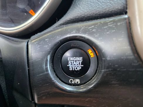 Used 2017 Jeep Grand Cherokee Laredo w/ Quick Order Package 23E AWD/4WD image 21