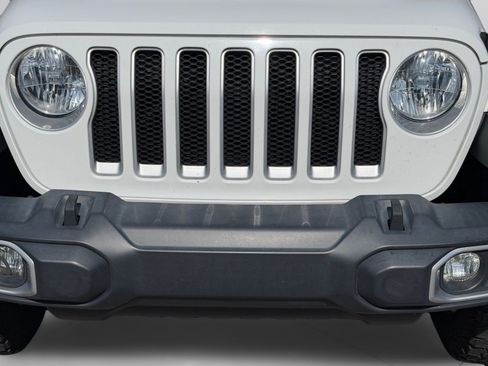 Used 2018 Jeep Wrangler Unlimited Sahara AWD/4WD image 40