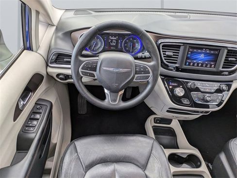 Used 2019 Chrysler Pacifica LX w/ Tire & Wheel Group image 16