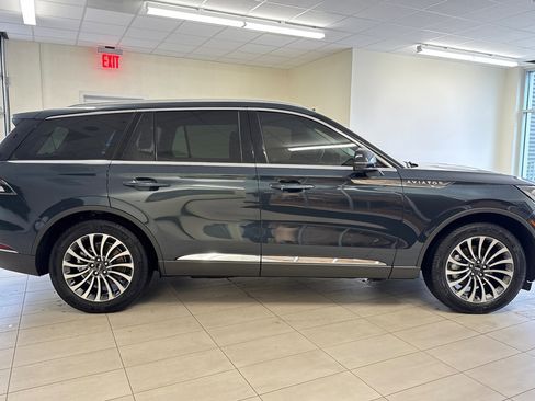Used 2024 Lincoln Aviator Reserve w/ Equipment Group 201A image 3