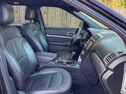 Used 2019 Ford Explorer Sport w/ Equipment Group 401A image 29