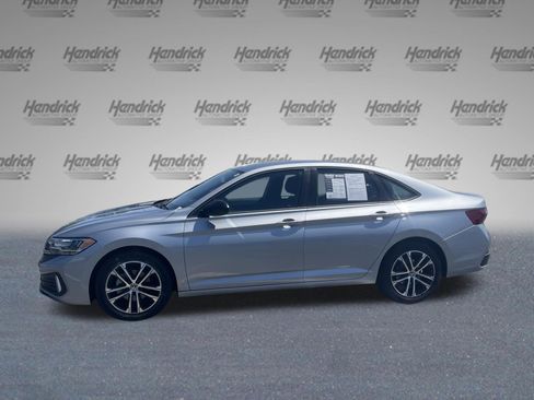 Used 2022 Volkswagen Jetta Sport FWD image 6