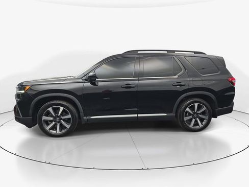 Used 2023 Honda Pilot Touring image 6