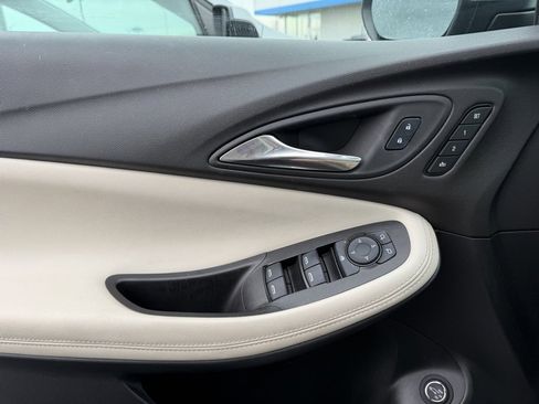 Used 2025 Buick Encore GX Avenir w/ Avenir Technology Package image 20