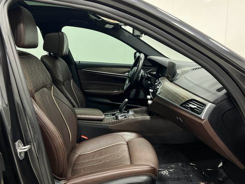 Used 2019 BMW M550i xDrive image 34