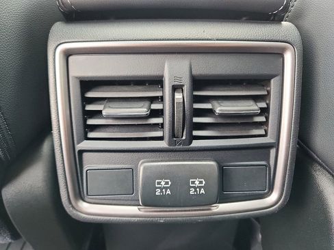 Used 2023 Subaru Forester Limited image 12