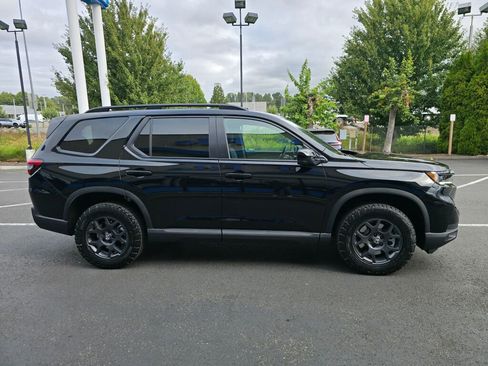 New 2025 Honda Pilot TrailSport image 7