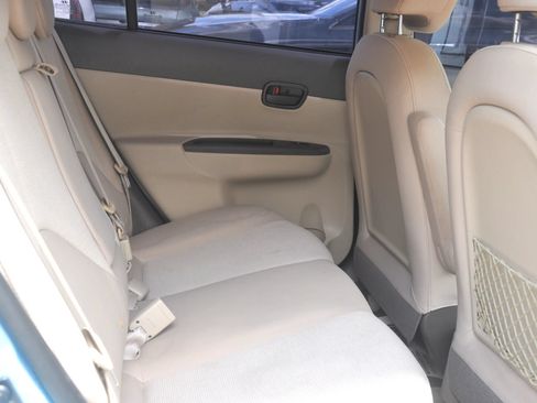 Used 2010 Hyundai Accent GLS w/ Premium Pkg 4 FWD image 11
