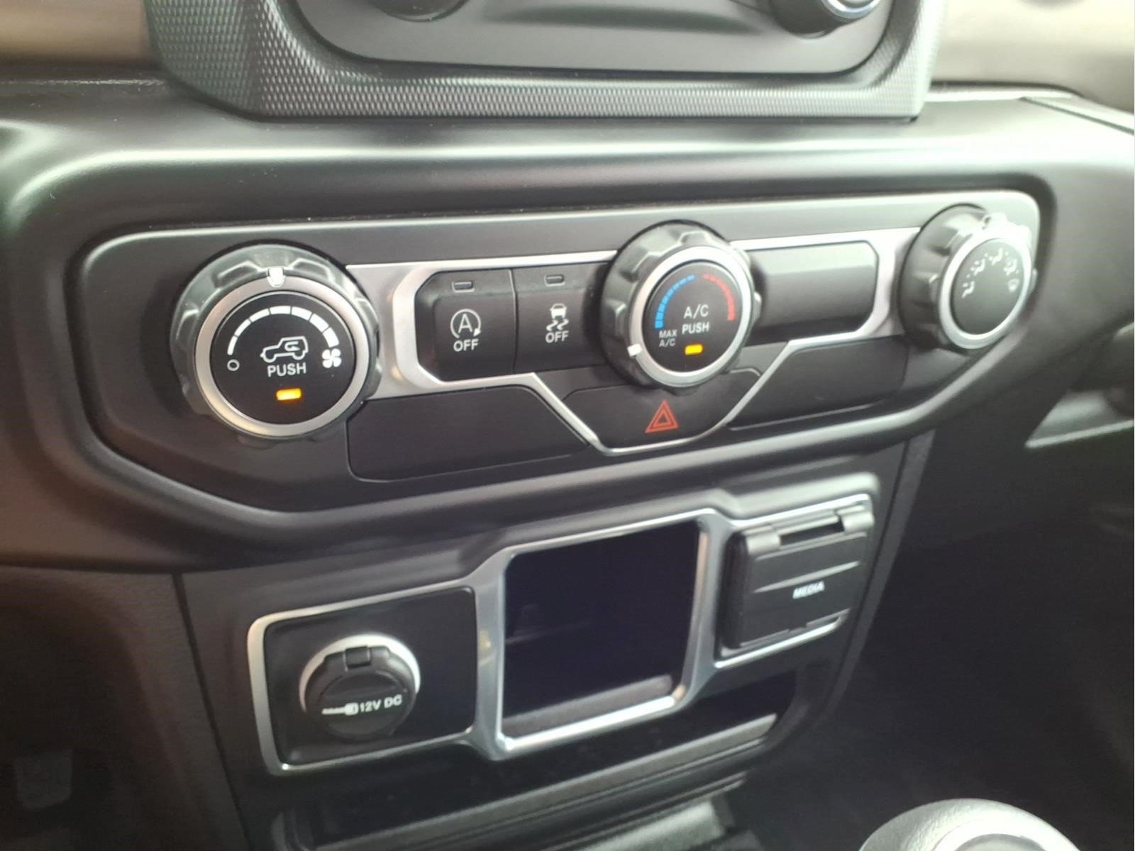 Used 2020 Jeep Wrangler Sport AWD/4WD image 17