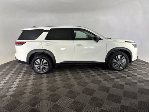 Certified 2025 Nissan Pathfinder S AWD/4WD image 4