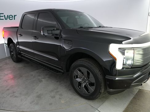 Used 2022 Ford F150 Lightning Lariat AWD/4WD image 2
