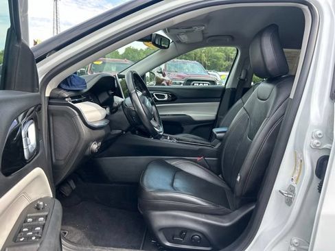 Used 2022 Jeep Compass Limited AWD/4WD image 16
