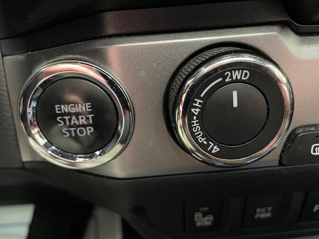 Used 2019 Toyota Tacoma Limited AWD/4WD image 32