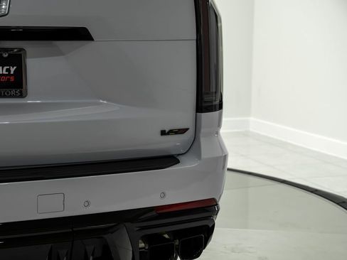 Used 2026 Cadillac Escalade V w/ LPO, ONYX Package AWD/4WD image 59