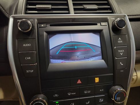 Used 2016 Toyota Camry LE FWD image 16