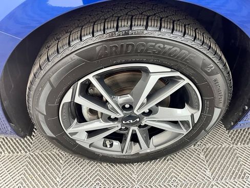 Used 2023 Kia Forte LXS w/ LXS Technology Package FWD image 14