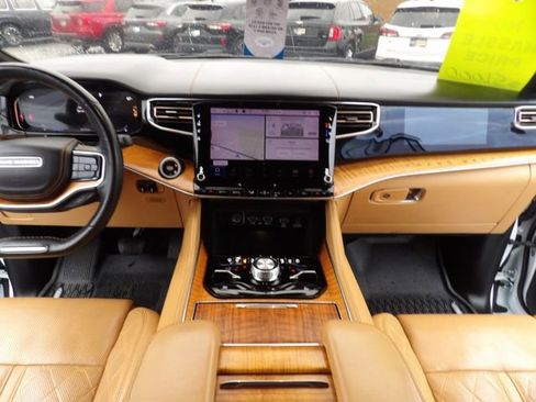 Used 2022 Jeep Grand Wagoneer Series III w/ Rear Seat Video Group 1 image 18