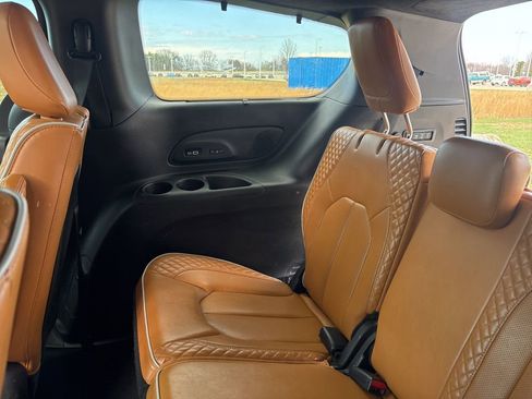 Used 2022 Chrysler Pacifica Pinnacle FWD image 60