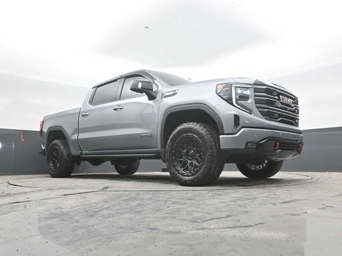 Used 2025 GMC Sierra 1500 AT4 w/ AT4 Premium Package AWD/4WD image 28