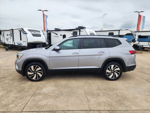 Used 2024 Volkswagen Atlas SE image 8