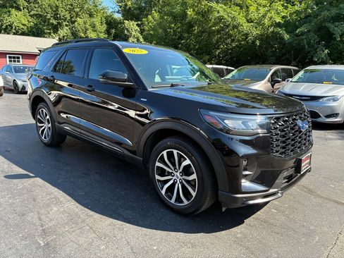 Used 2025 Ford Explorer ST-Line AWD/4WD image 6