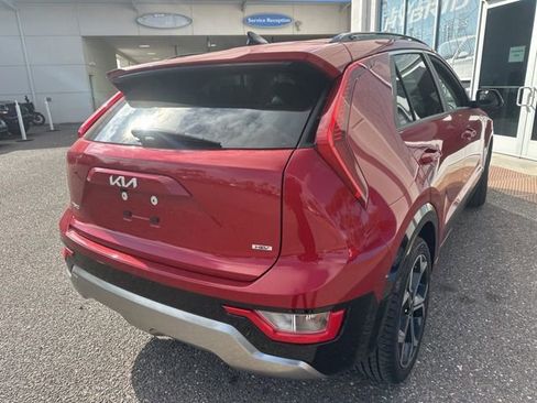 Used 2023 Kia Niro EX Touring image 17
