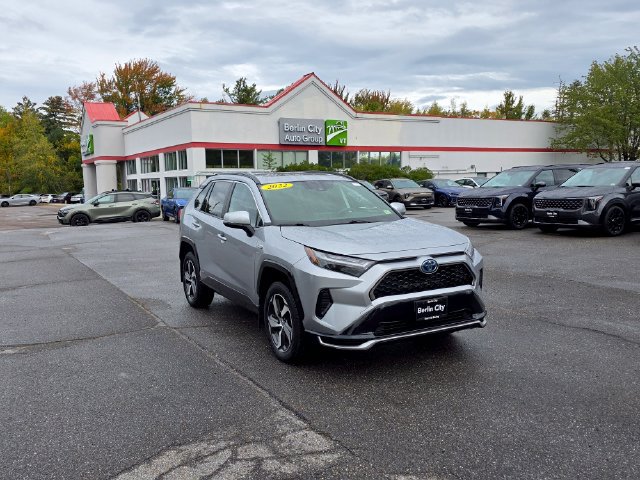 Used 2022 Toyota RAV4 SE w/ Weather & Moonroof Package AWD/4WD image 32