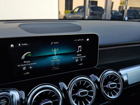 Used 2020 Mercedes-Benz GLB 250 image 34