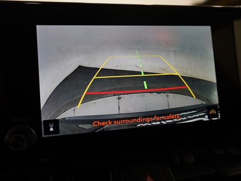 Used 2025 Toyota RAV4 XLE AWD/4WD image 28