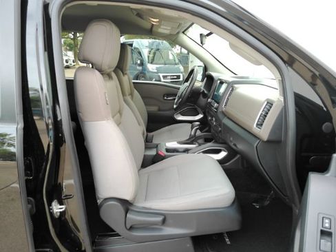 Used 2022 Nissan Frontier SV RWD image 19