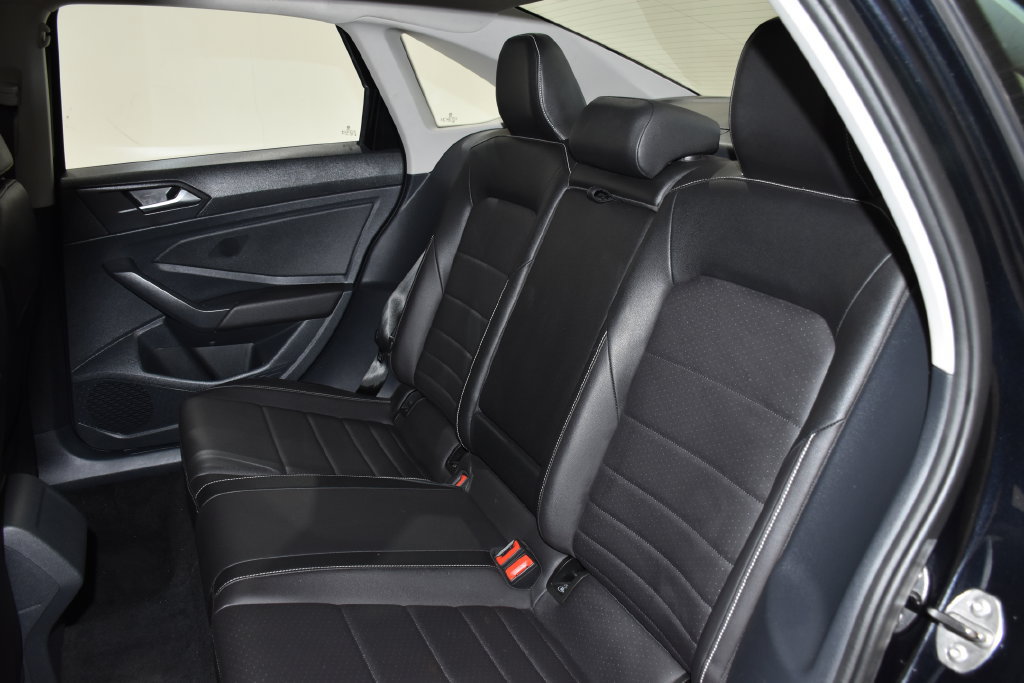 Used 2024 Volkswagen Jetta SE FWD image 28