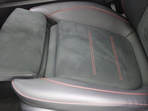 Used 2023 Mercedes-Benz CLA 250 4MATIC image 36