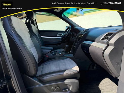 Used 2017 Ford Explorer XLT w/ Equipment Group 202A FWD image 13